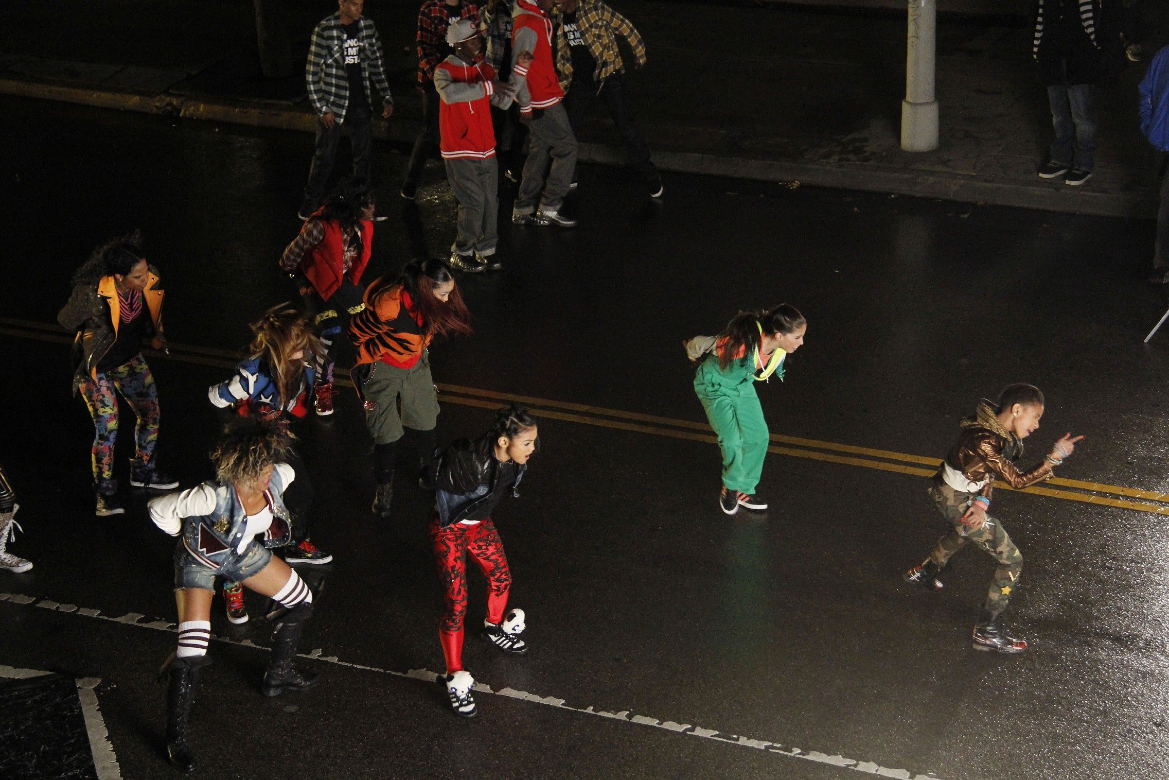 Nicki Minaj and Willow Smith on the set for the music video of 'Fireball' | Picture 118013